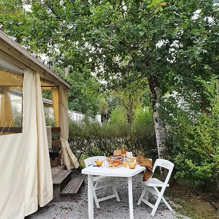 Saint Laurent Camping